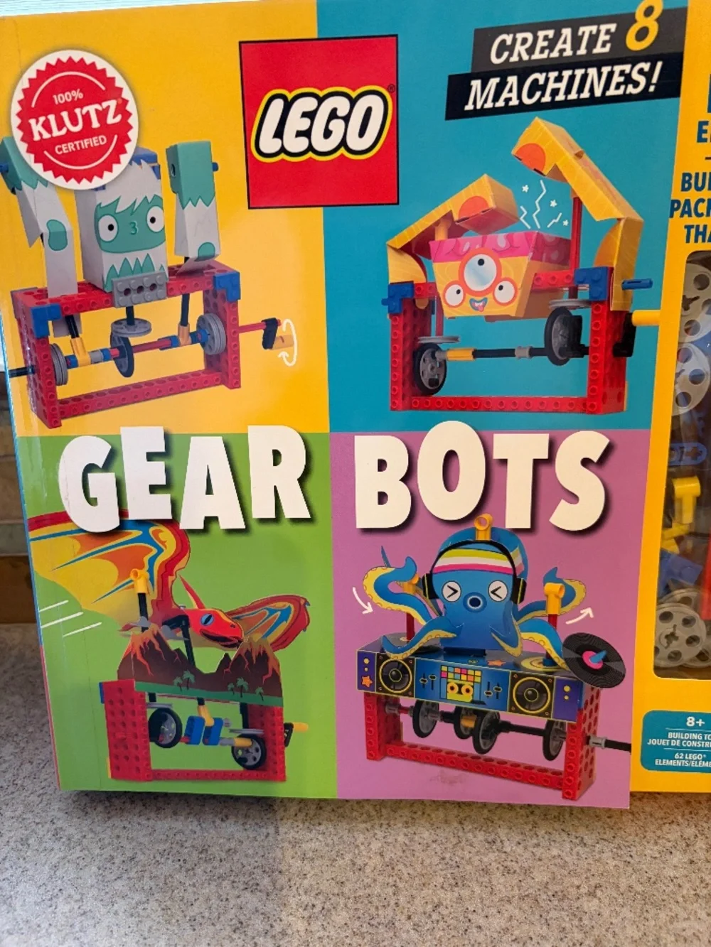 NIB! LEGO Gear Bots Book and Building Set